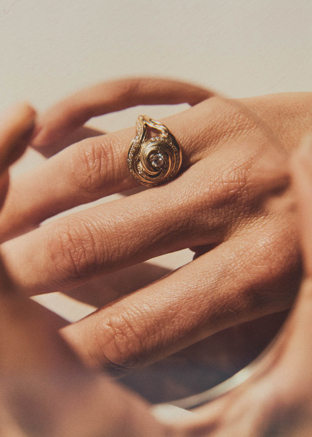 AKVA-Jewellery-Cochlea-Grande-Pave-02