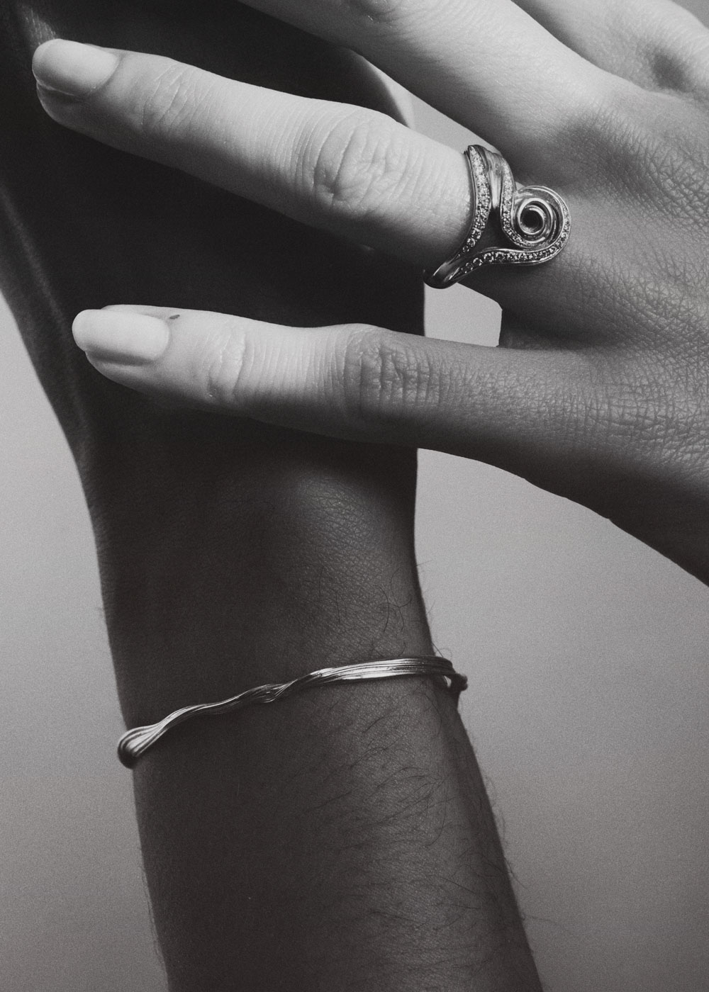 AKVA-Jewellery-Palea-Cuff-01